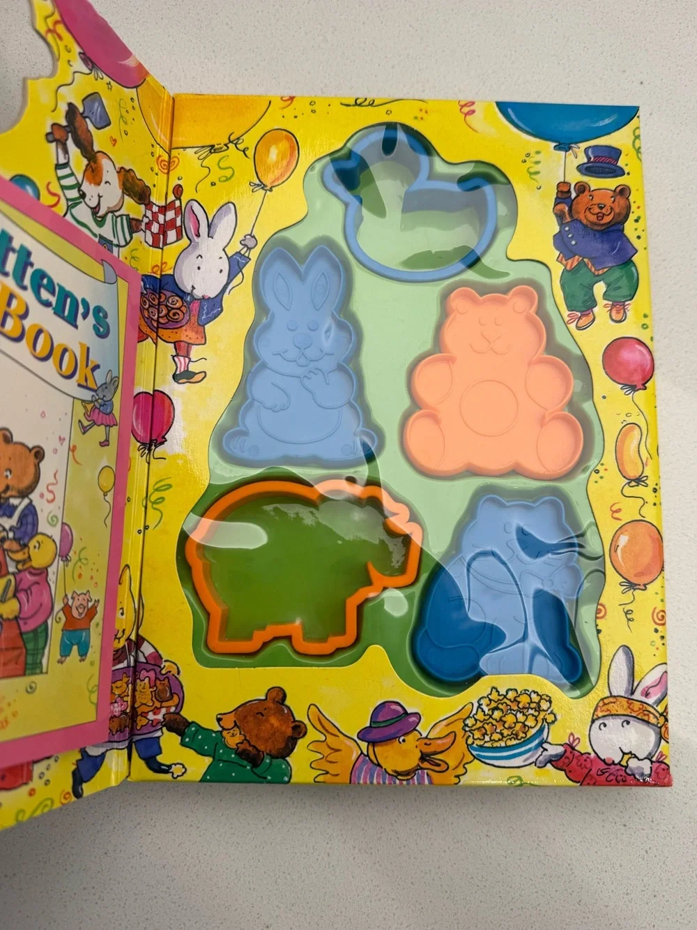 Vintage 90s Children's Cookie Cutter Set & Recipe Book Kitten's Cookie Party